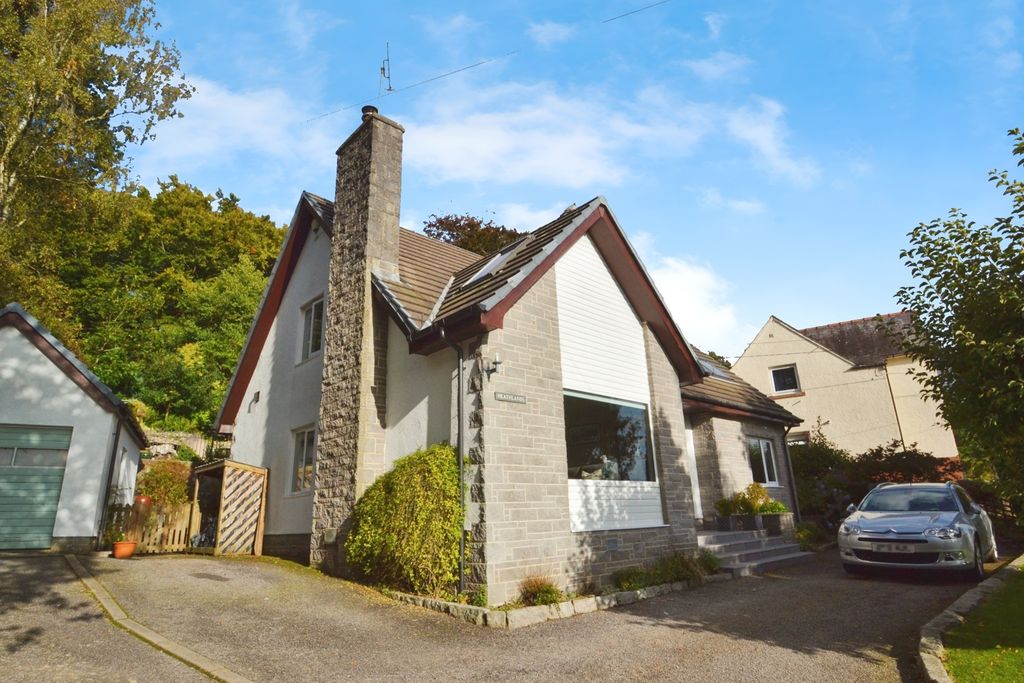 Property photo 3 of 27 Photo