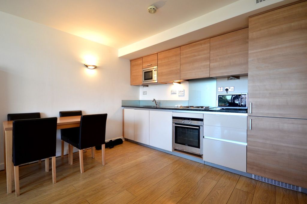 Property photo 1 of 11 2 Bedroom Apartment To Rent