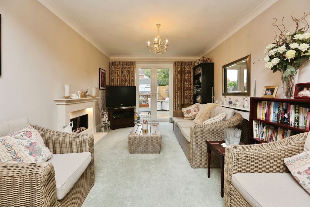 Property photo 3 of 16 Photo