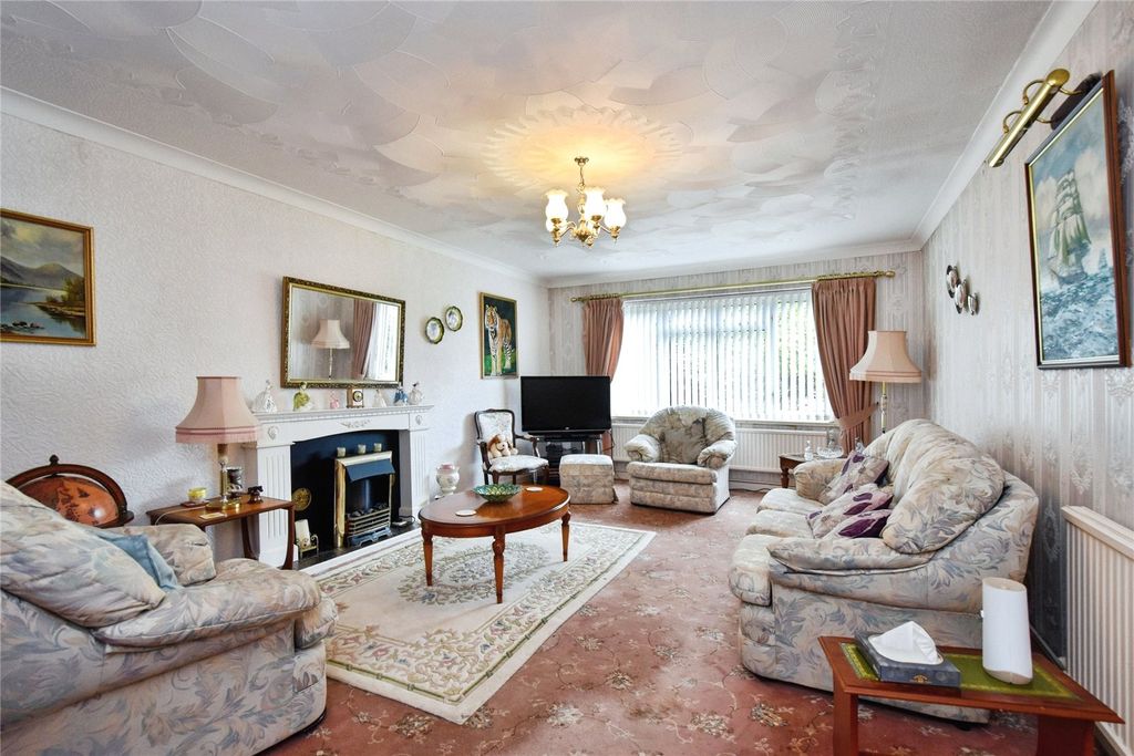 Property photo 2 of 33 Picture No. 29