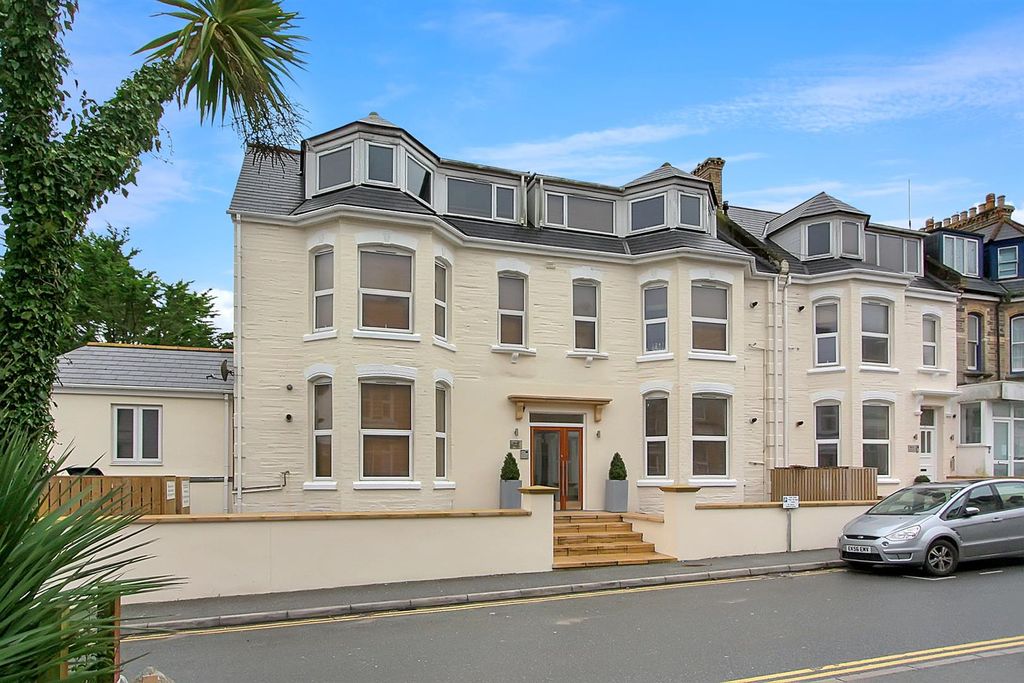 Property photo 1 of 9 10-12 Tolcarne Road