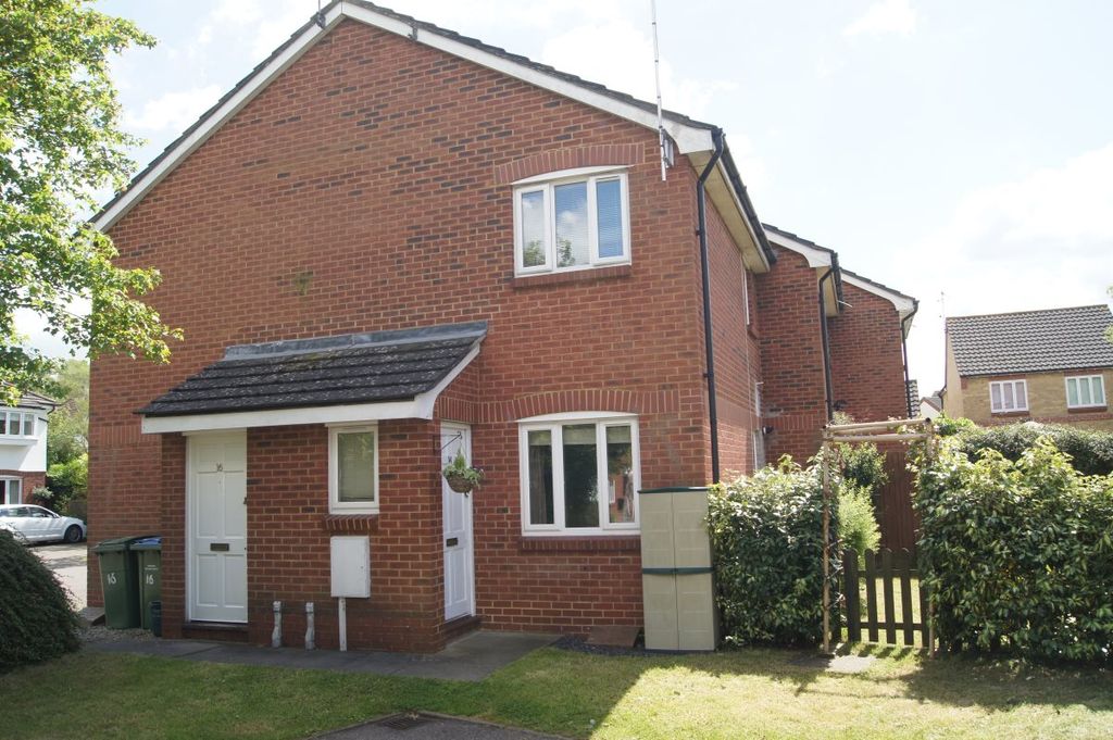 Property photo 1 of 3 One Bedroom Cluster House
