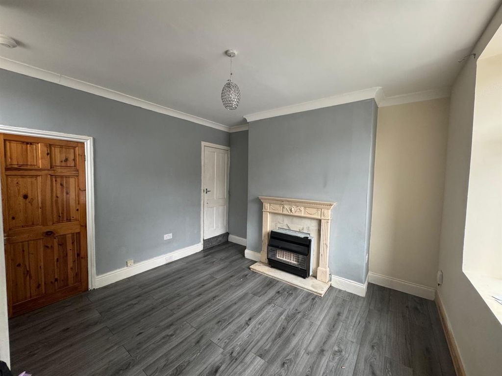 Property photo 3 of 14 Lounge 1.Jpg