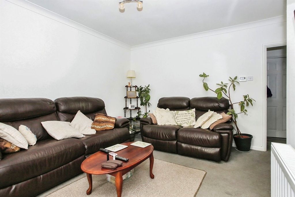 Property photo 2 of 14