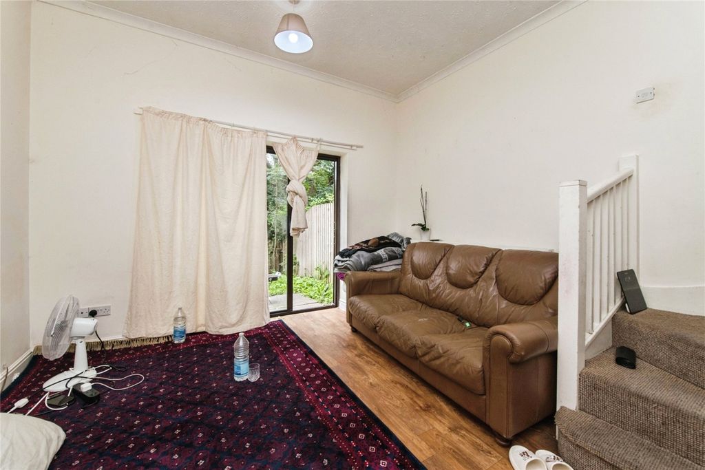 Property photo 2 of 12 Picture No. 06