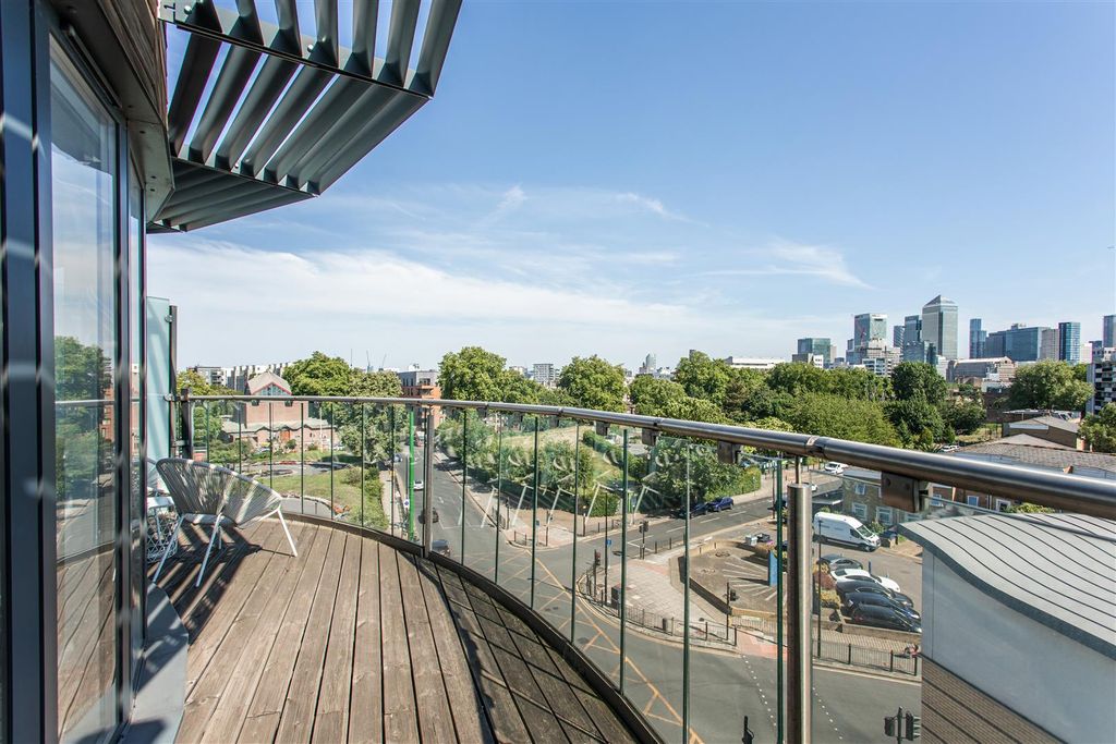 Property photo 1 of 19 Balcony