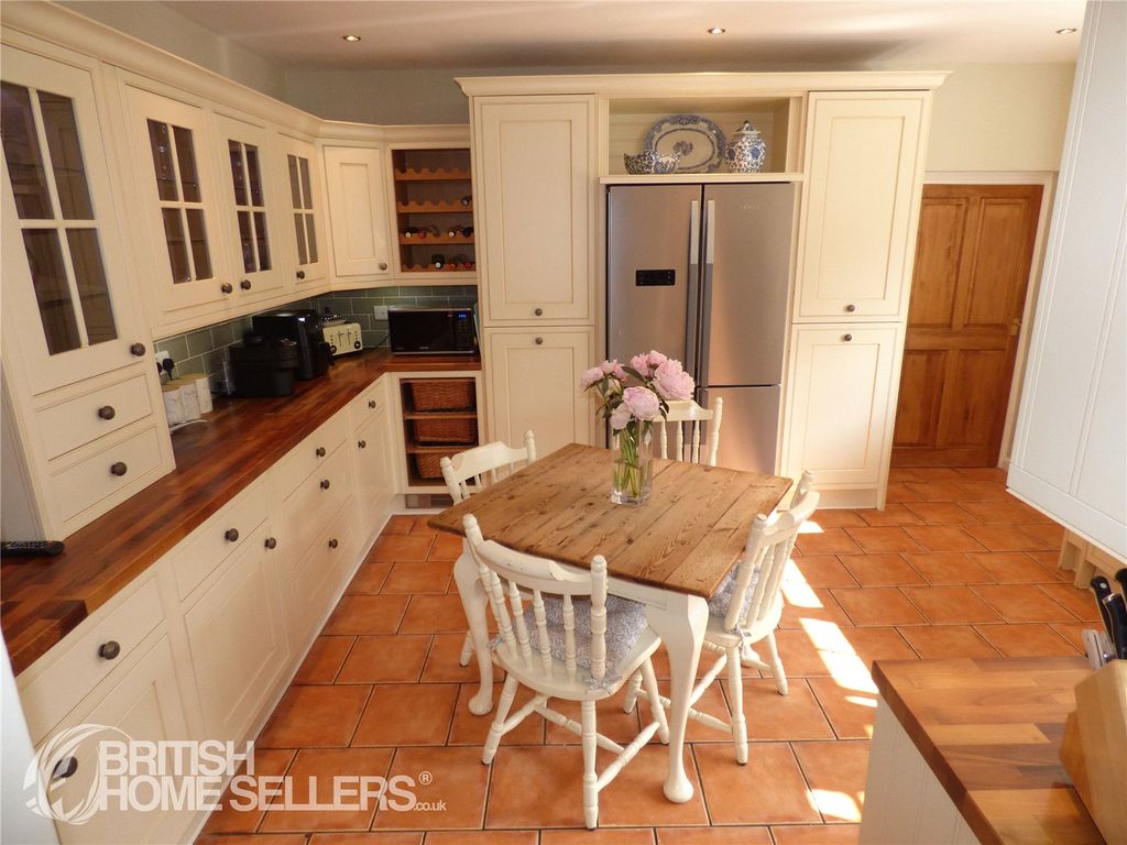 Property photo 3 of 28 Picture No. 48