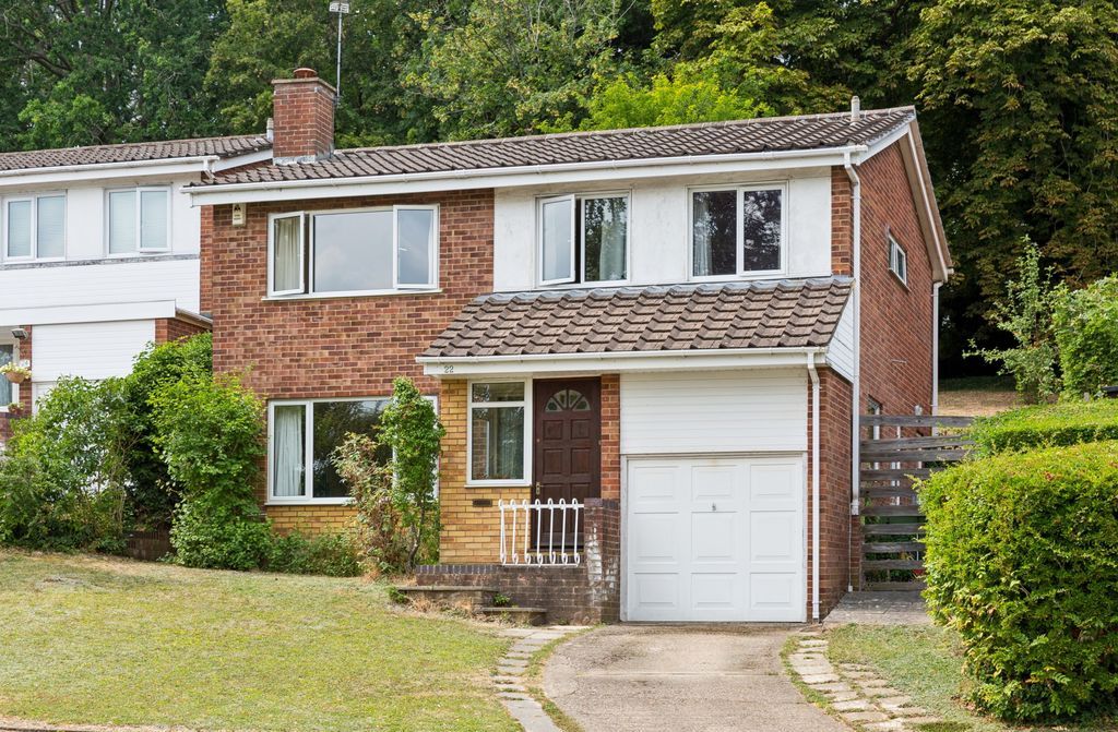 Property photo 1 of 14 Photo 8