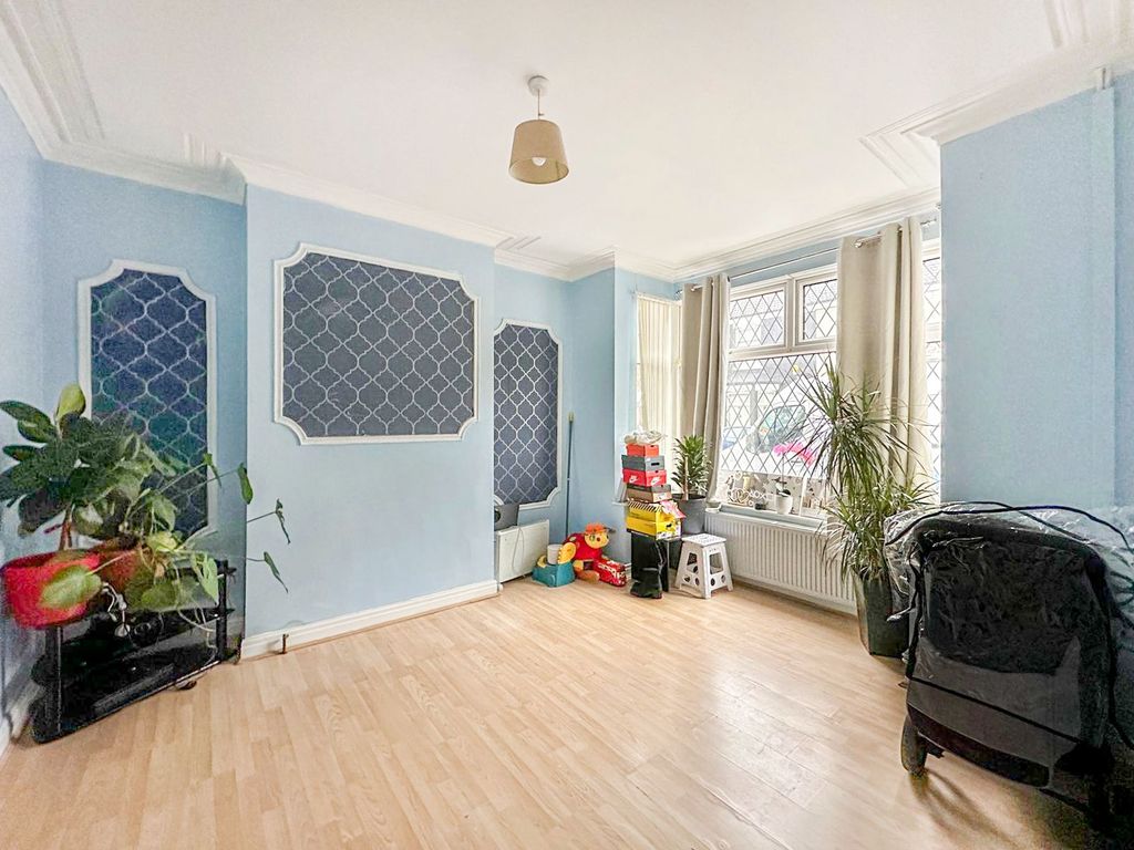 Property photo 3 of 12