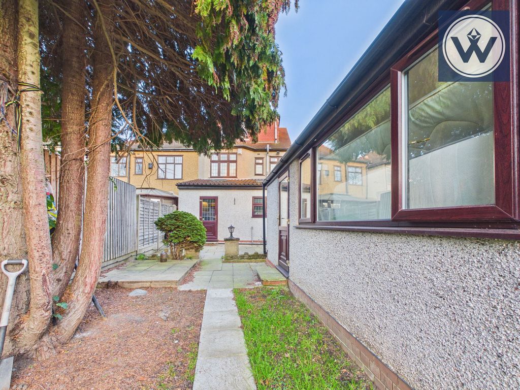 Property photo 2 of 23