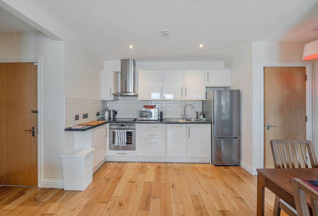 Property photo 3 of 12 1435018-14-69c3d9...