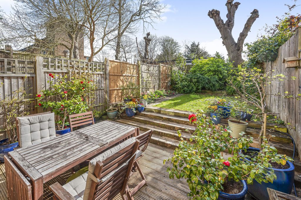 Property photo 2 of 12