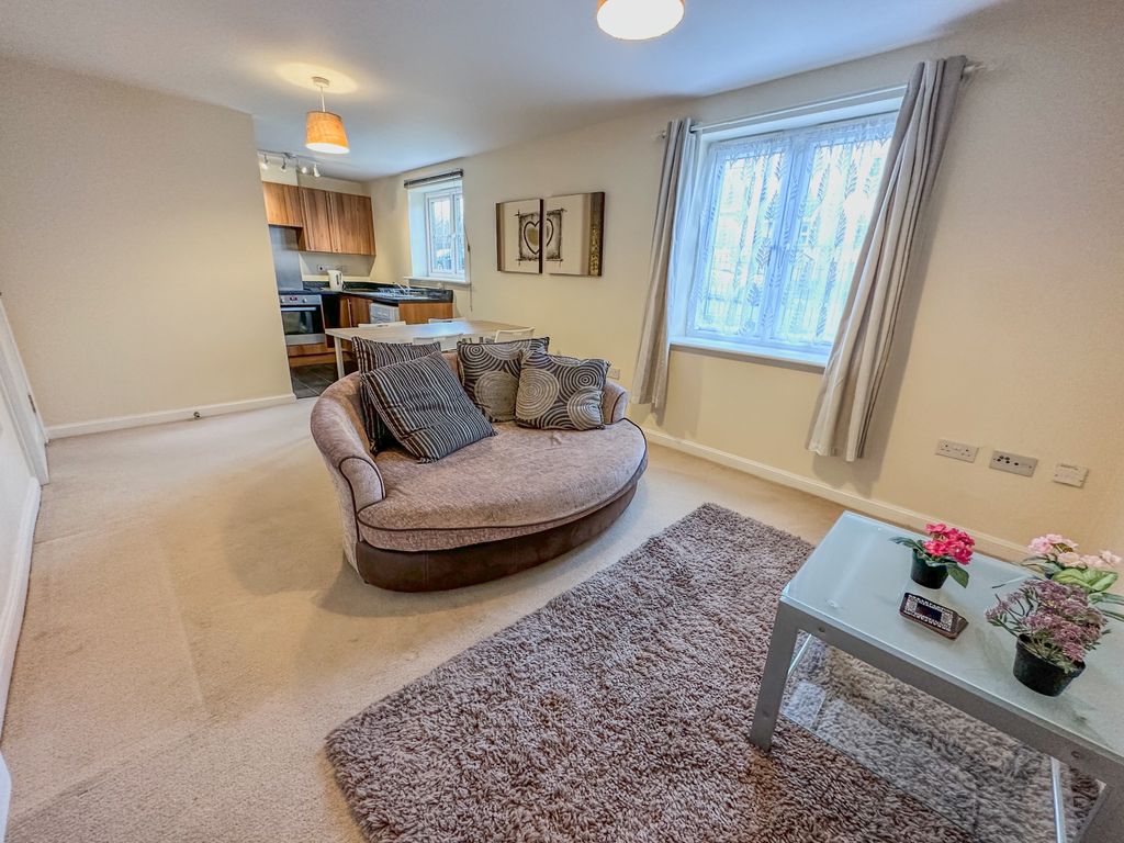 Property photo 2 of 11