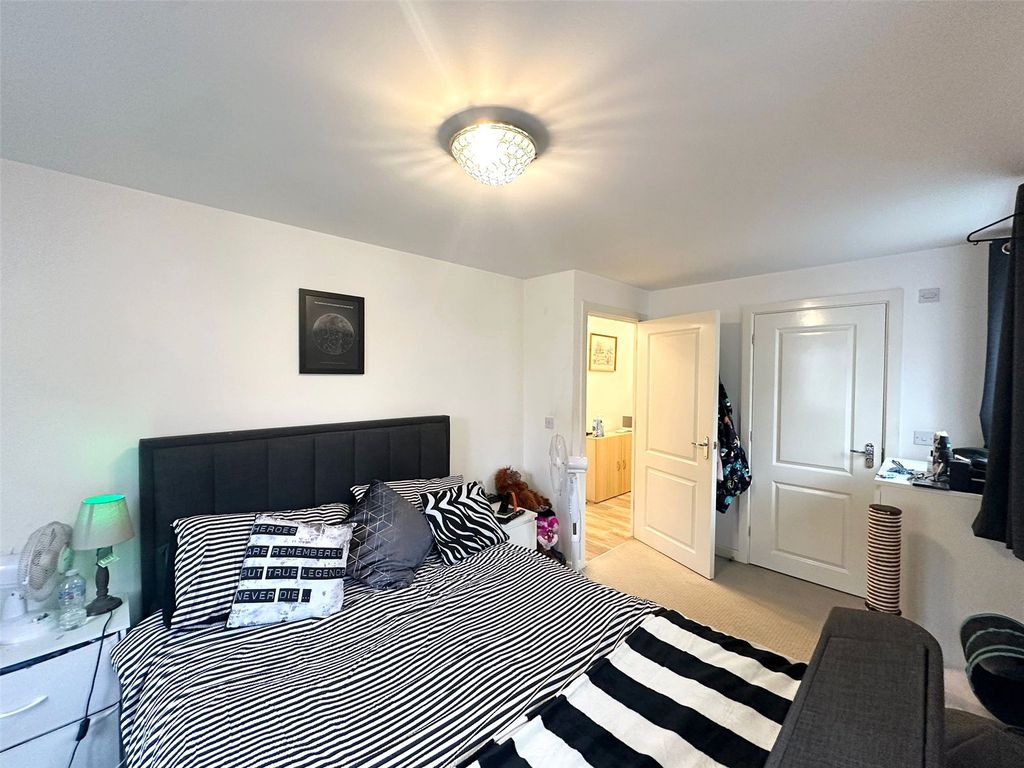 Property photo 2 of 14 Picture No. 04