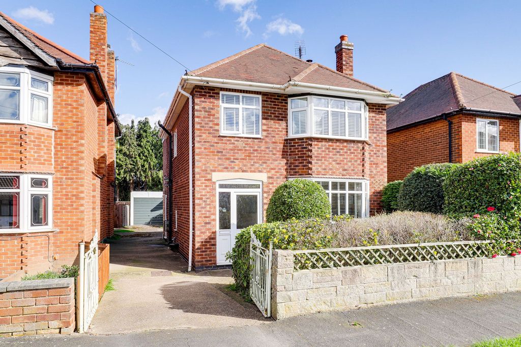 Property photo 1 of 27