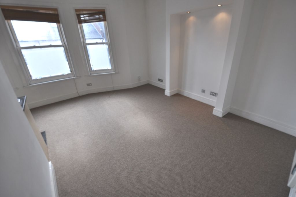 Property photo 2 of 6 Lounge