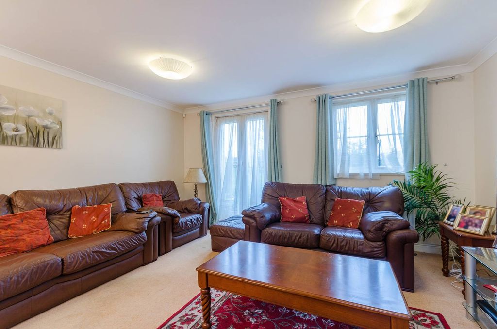 Property photo 1 of 8