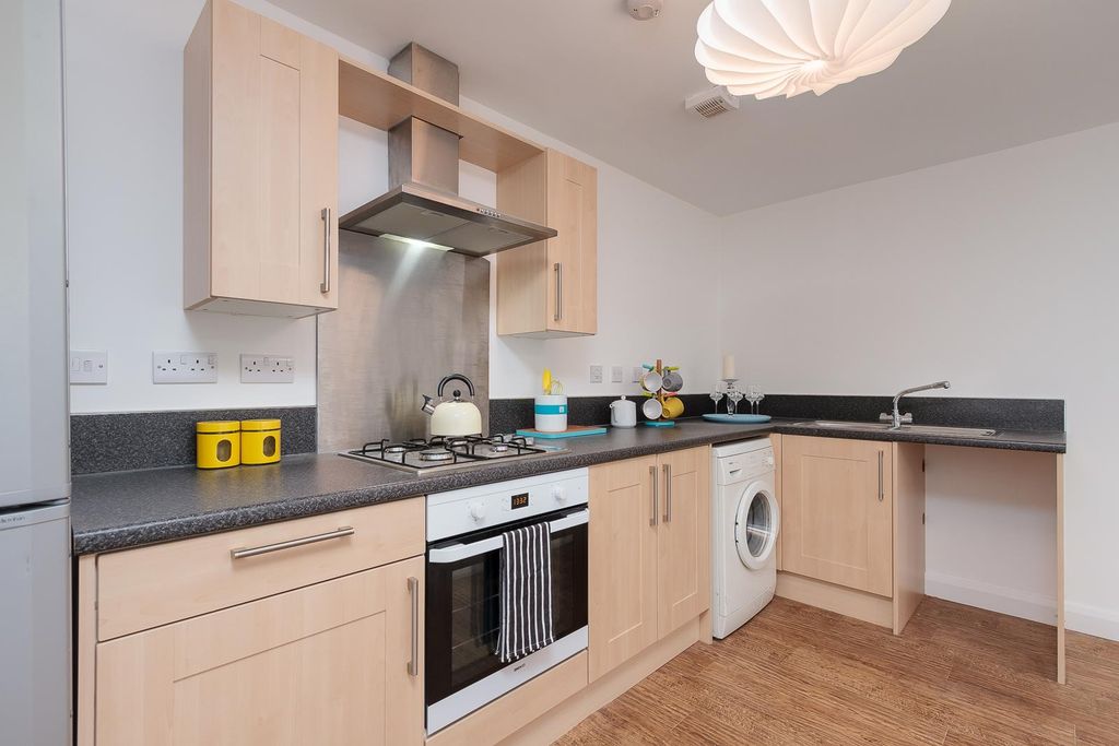 Property photo 2 of 6 Kitchen