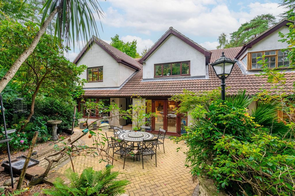 Property photo 2 of 28