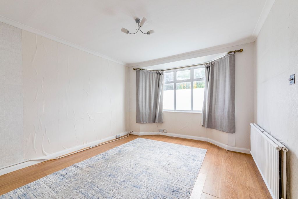 Property photo 3 of 19 Picture No. 02
