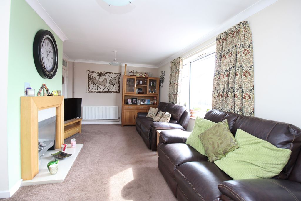 Property photo 3 of 17 (2)