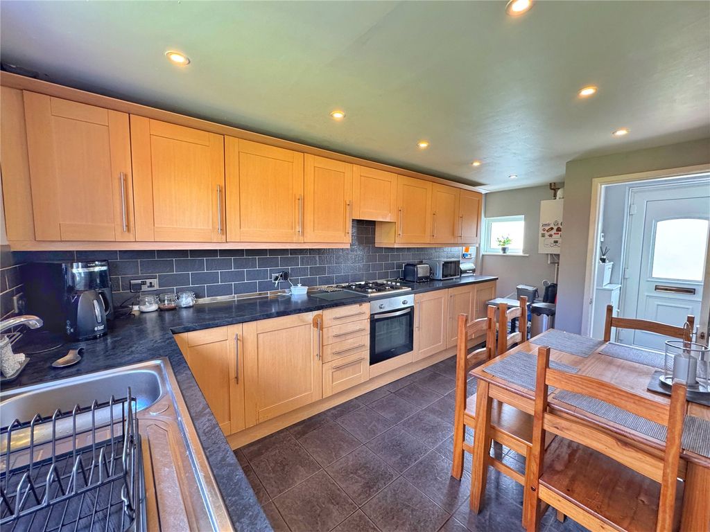 Property photo 3 of 34 Picture No. 16