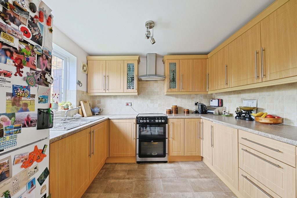Property photo 3 of 14 4036229