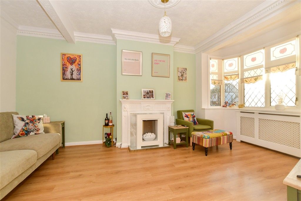 Property photo 2 of 16 Lounge