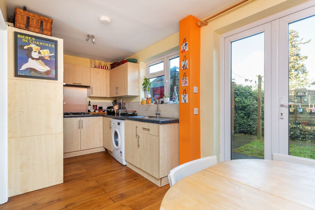 Property photo 2 of 11