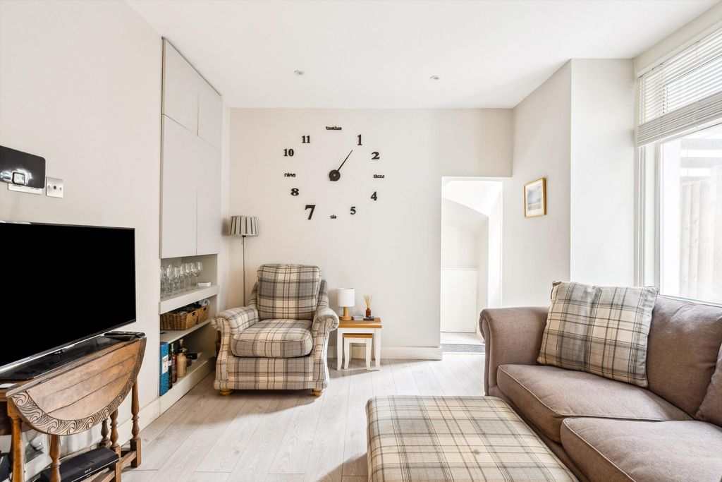 Property photo 2 of 10 Image