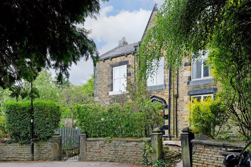 Property photo 1 of 40 Front External