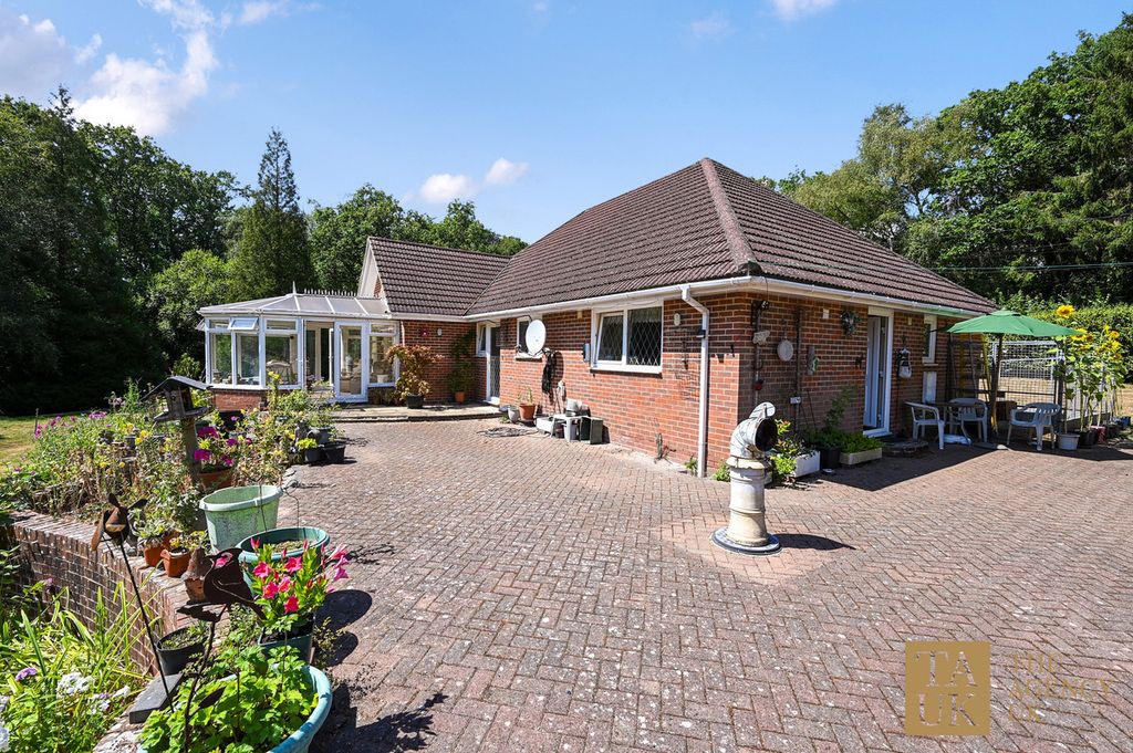 Property photo 1 of 27
