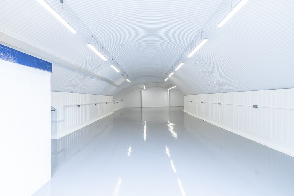 Property photo 2 of 5 An Empty Arch With White Lining