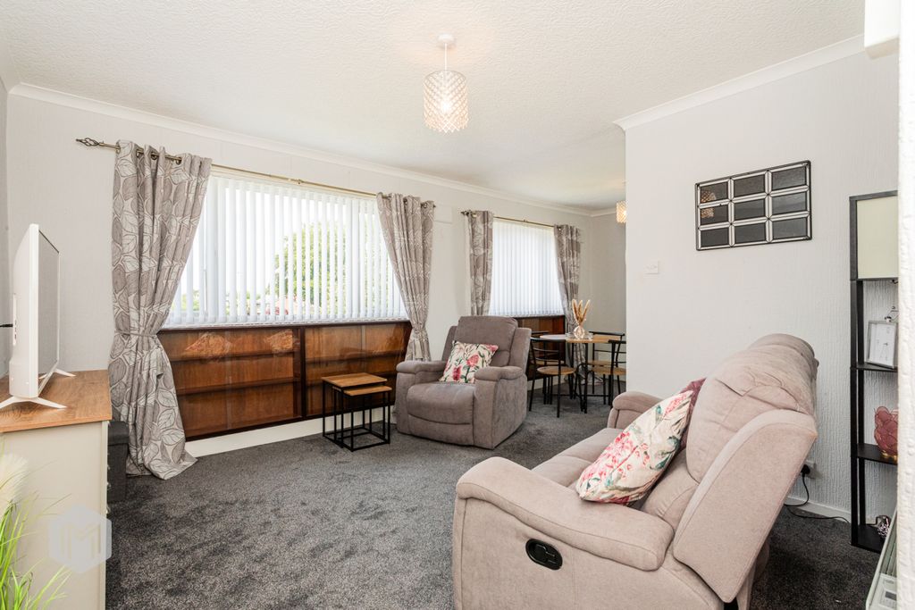 Property photo 2 of 20 Picture No. 05