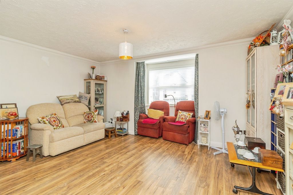 Additional image 6 of 2 bed flat for saleSouthcourt Road, Leighton Buzzard LU7