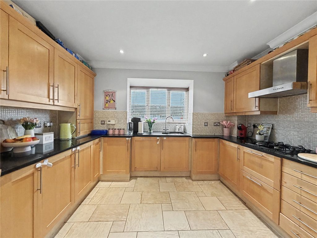 Property photo 2 of 18 Picture No. 19