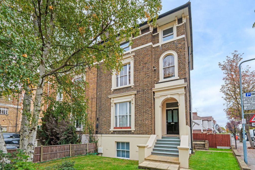Property photo 1 of 8