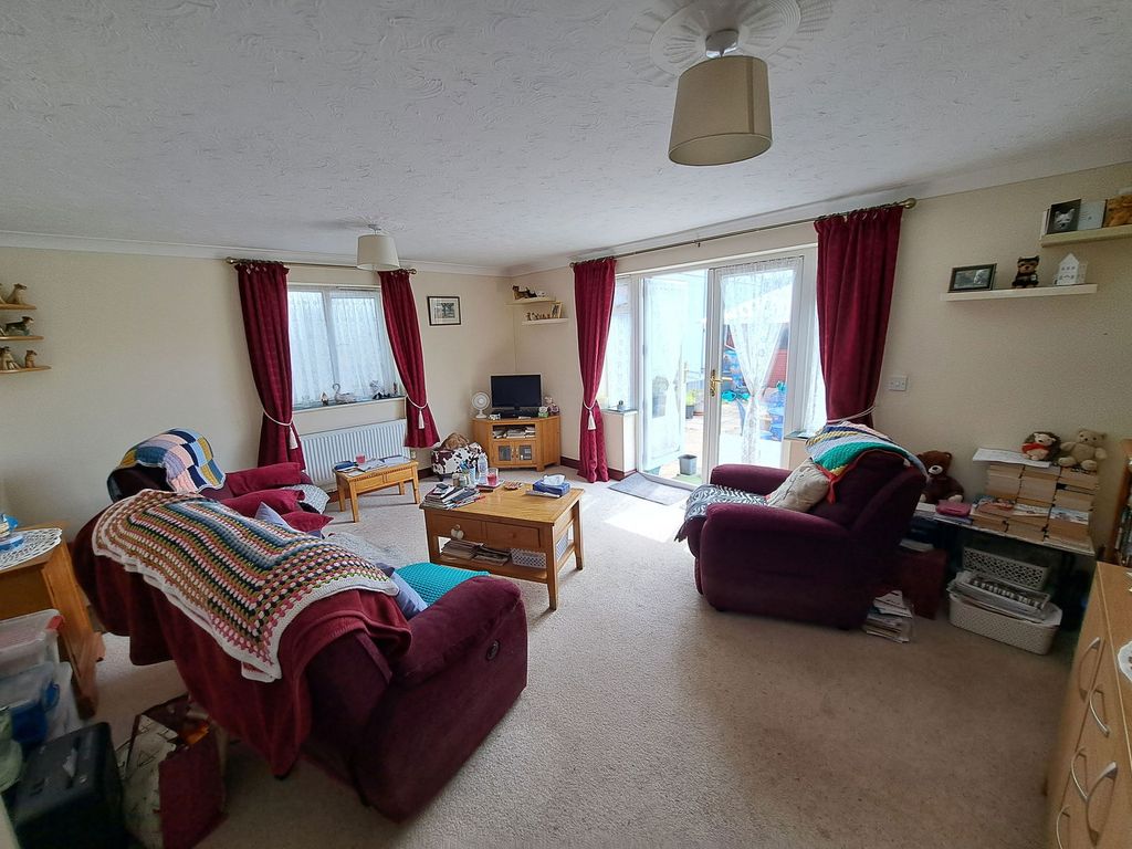 Property photo 2 of 9