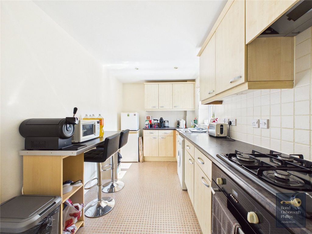 Property photo 3 of 10 Picture No. 12