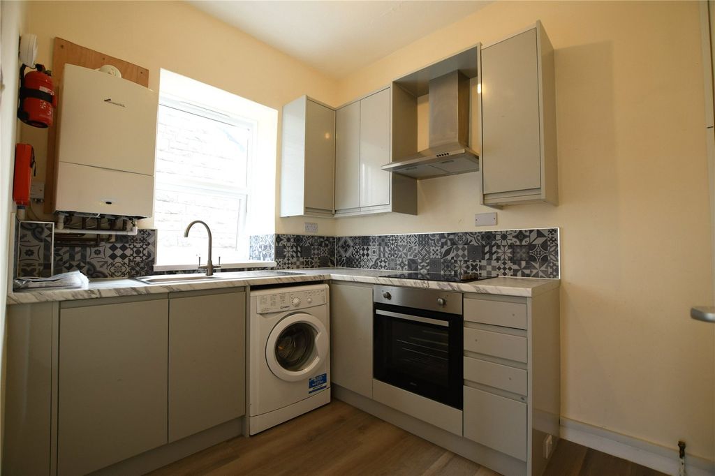 Property photo 2 of 12 Picture No. 23