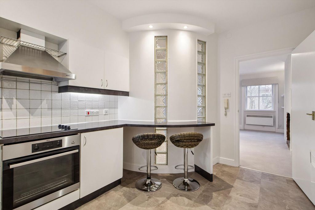 Property photo 3 of 12 Image