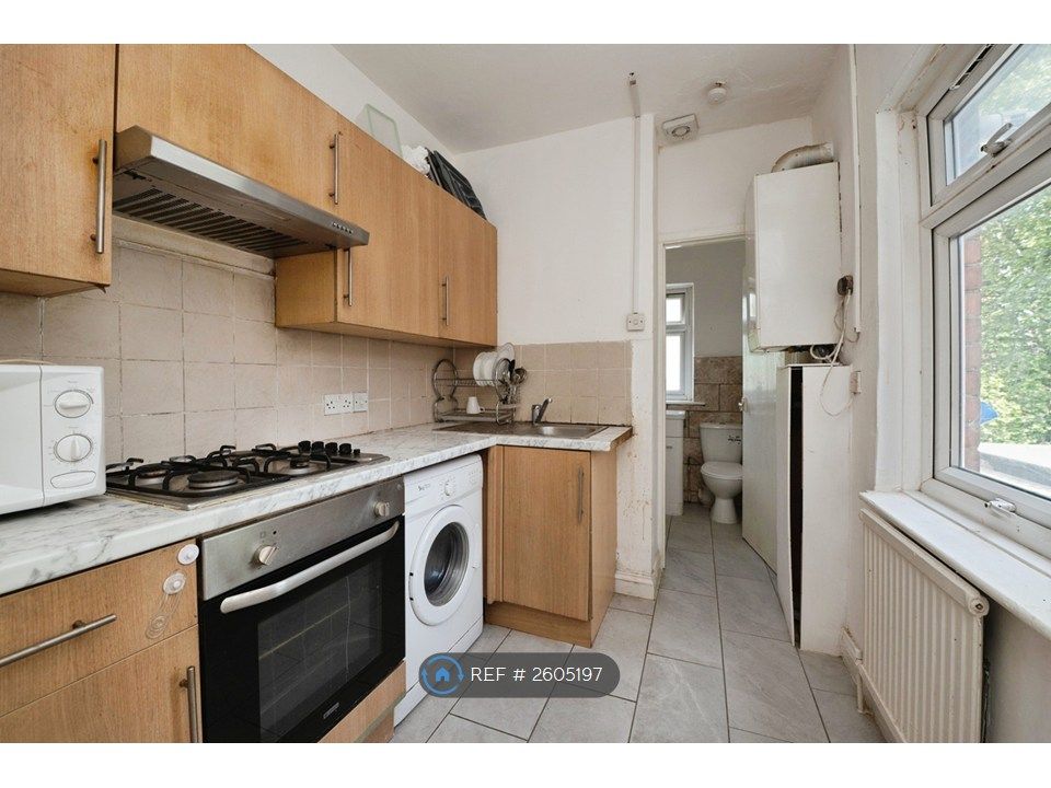 Property photo 2 of 35