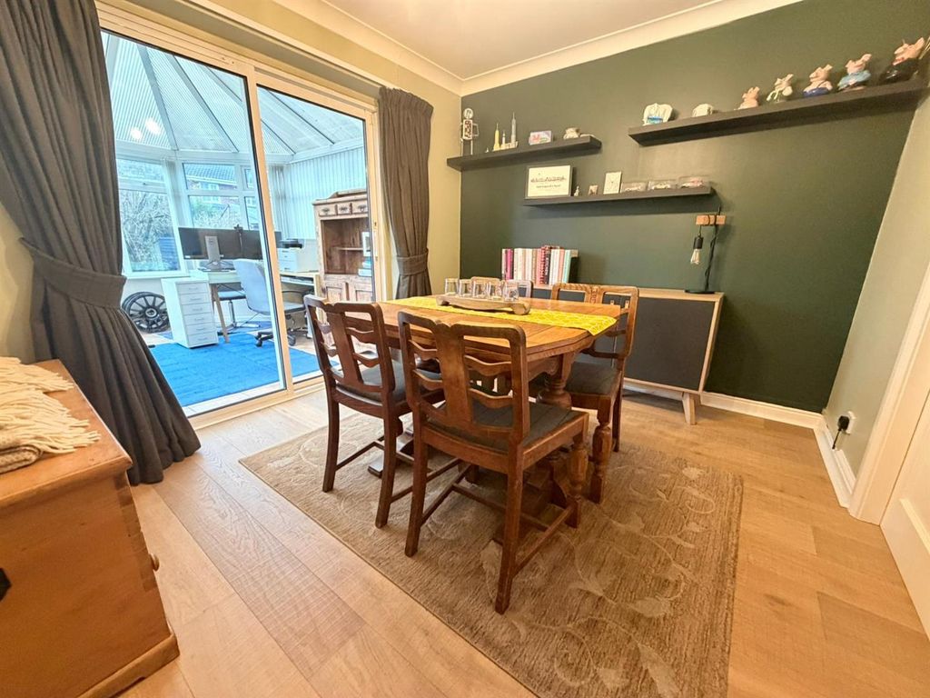 Property photo 3 of 21 Dining Room