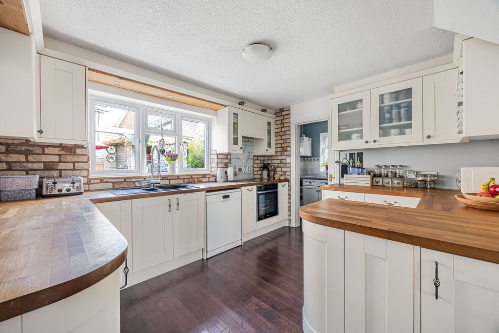 Additional image 3 of 5 bed detached house for saleGodiva Road, Leominster, Herefordshire HR6