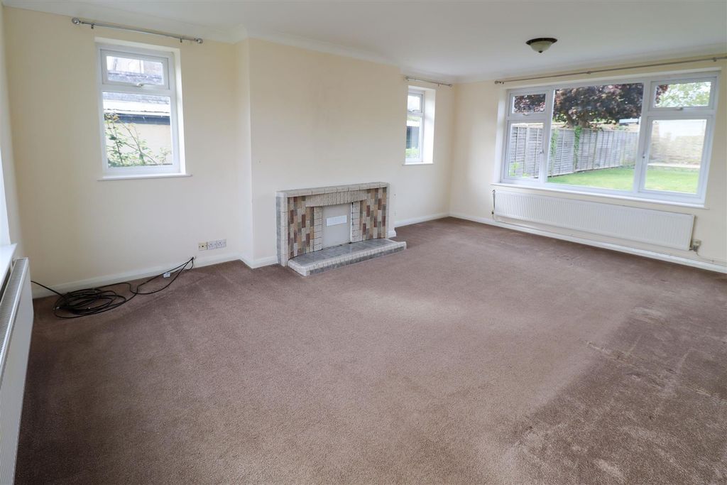 Property photo 2 of 14 Lounge 1.Jpg
