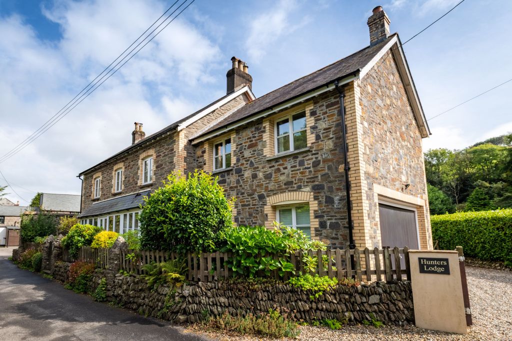 Property photo 1 of 33