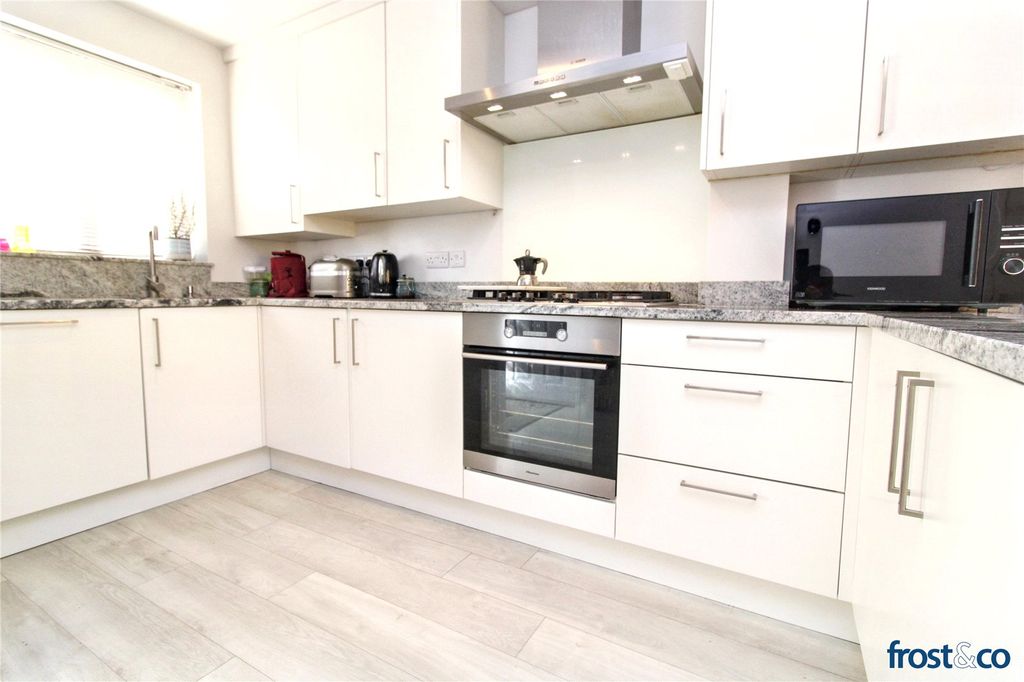 Property photo 2 of 16 Kitchen