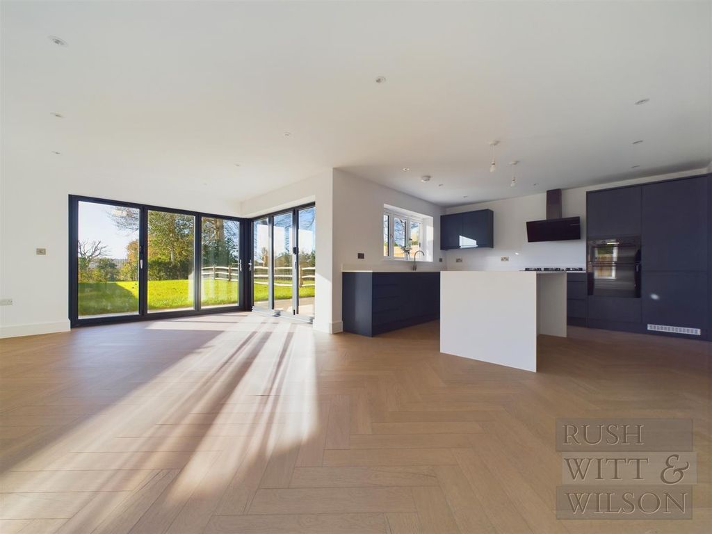 Property photo 2 of 37