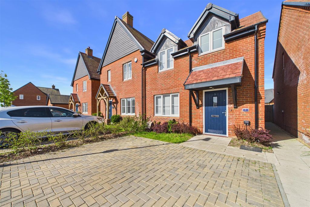 Property photo 1 of 23 Cam01894G0-Pr0284-Still004.Jpg