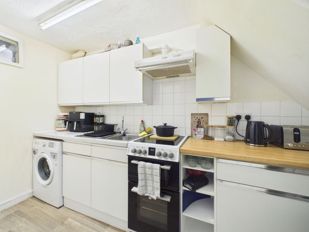 Property photo 3 of 7 Cam01791G0-Pr0239-Still001
